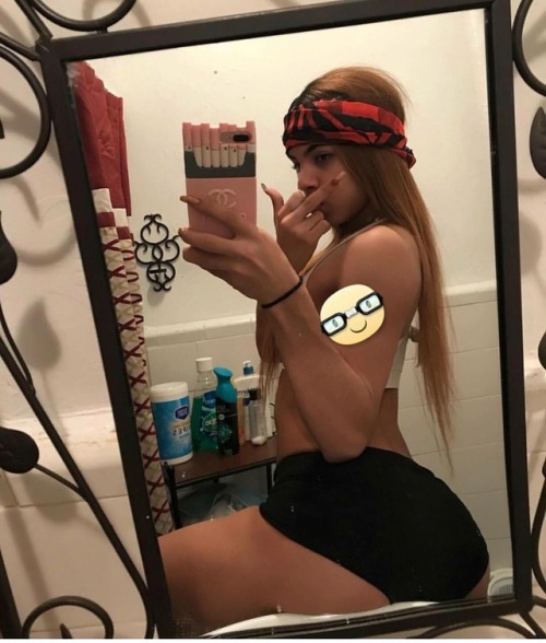 jensyxo:  He see my sexy ass every time he  scroll  ✨🤪 Reblog for a nude!  🍑 Snapchat: tsjensy