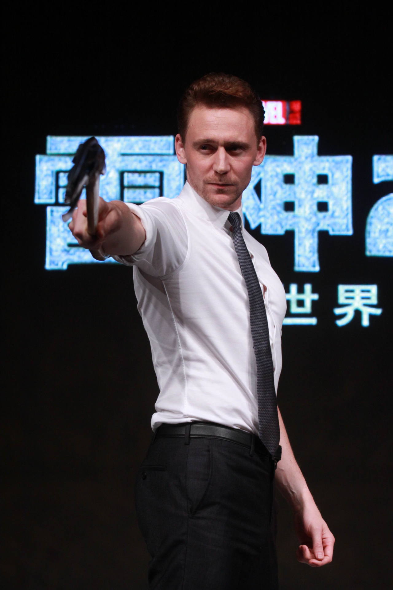 torrilla:  Tom Hiddleston attends ‘Thor: The Dark World’ press conference at