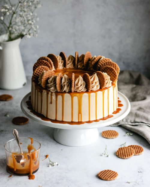 fullcravings:  Stroopwafel Caramel Cake