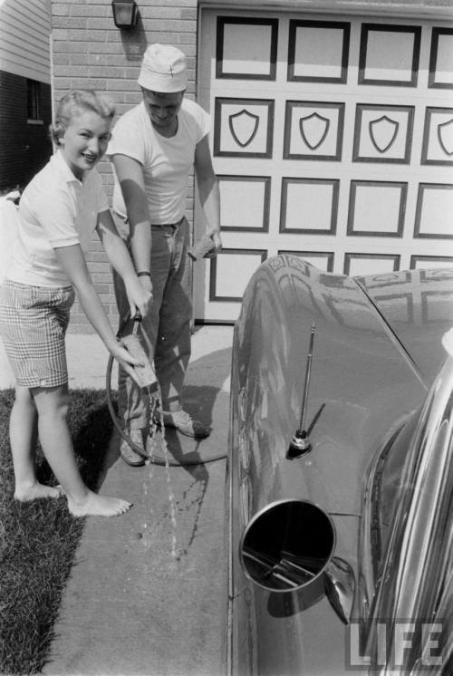 Time to wash the car(Grey Villet. 1957?)