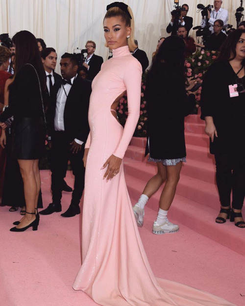Hailey Bieber at Met Gala 2019