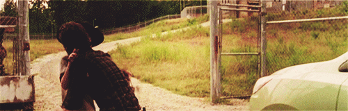 agirlfromwoodbury:  Everyone + Hug - “My blood, my family they’re right here.” 
