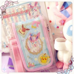 goodmorninglovely:  My new sylveon DS case