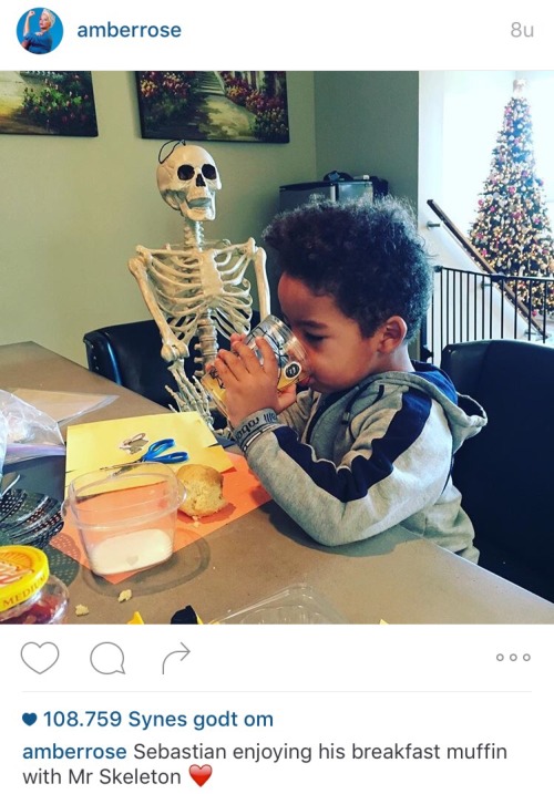 sweet-mamii:idc what you say about amber rose! her child wanted a skeleton for christmas, and instea