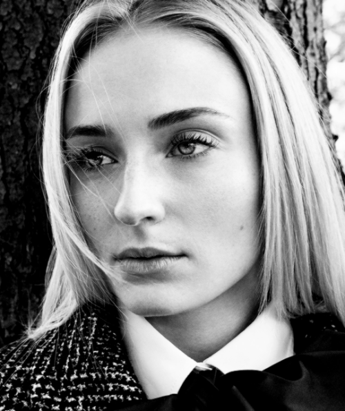 blondiepoison: Sophie Turner by Daniel Jackson | Vogue China (July 2019)