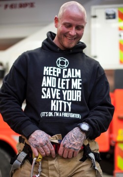 mistresssexy:  naughtysoutherngirl1980:  sir-and-hisgirl:  seriouslyhornyhousewife:  sxxxyone:  Meeooww!   Sxxxyone.tumblr.com  That’s an awesome hoody!!  ;)  *giggling*  LOL Save my kitty!! [I 