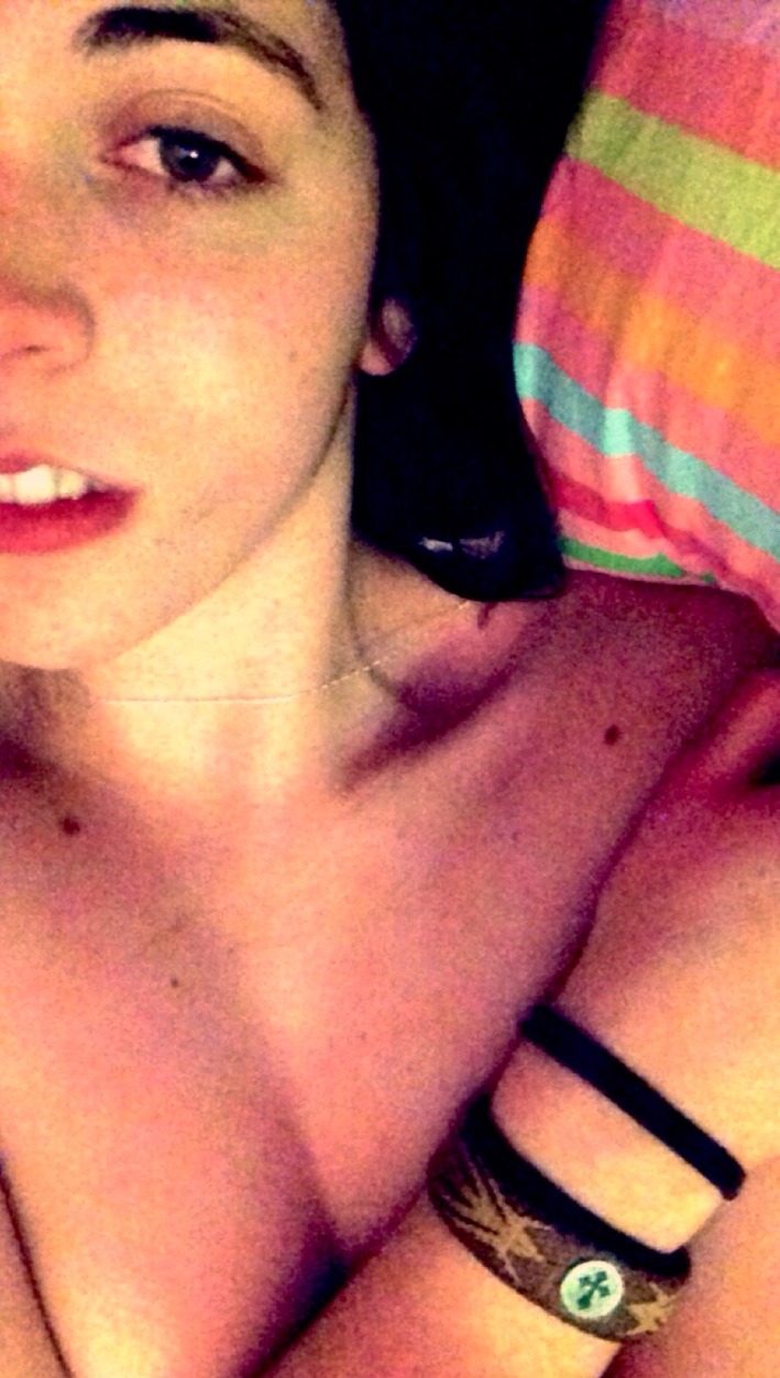 carvedfrommarble:  hi i’m naked