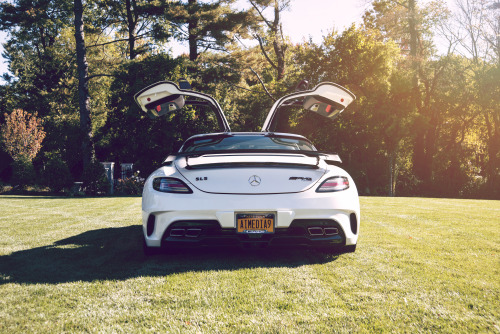 mercedesbenz:  Landing Pad.The Mercedes-Benz SLS AMG. Photo by Cristian Guamanzara.
