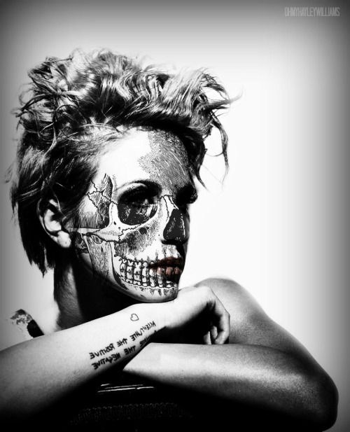 ohmyhayleyween:  “I’m only human, I’ve got a skeleton in me.” 