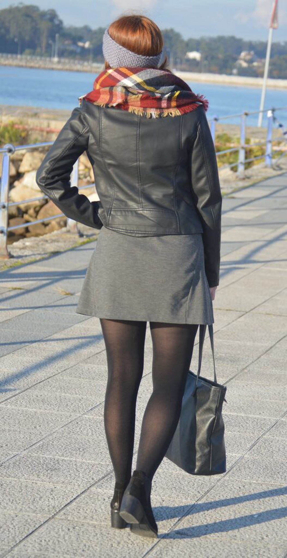 aurozz:  http://www.coco-smile.com/2015/12/grey.html