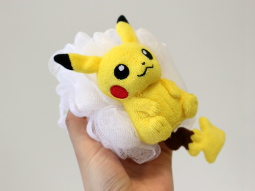 zombiemiki:Pokemon Fluffy Bathtime is a mini Pokemon Center promotion featuring a line-up of items y