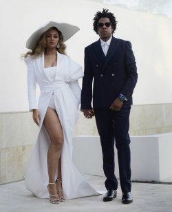 hollywood-fashion:Beyonce Knowles (in Balmain) and Jay-Z at the 2019 NAACP Image Awards in LA on March 30, 2019.