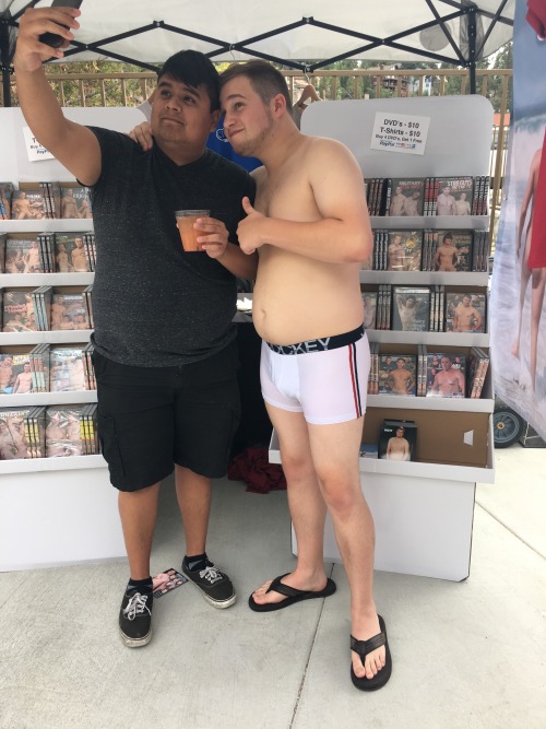 @du5tythecub working the Chubsncubs pop up booth. Big Bear Romp