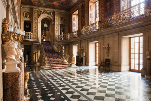 Source - http://www.britain-magazine.com/carousel/behind-the-scenes-of-chatsworth-house/Inside Chats