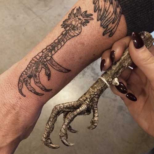 Missin @lostdawgz already, here is his new rooster claw with one we found the next day  (at Forbidde