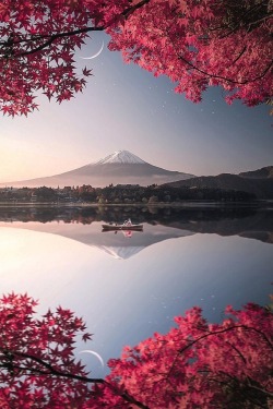 Alecsgrg:  Reflections | ( By Siroj ) 