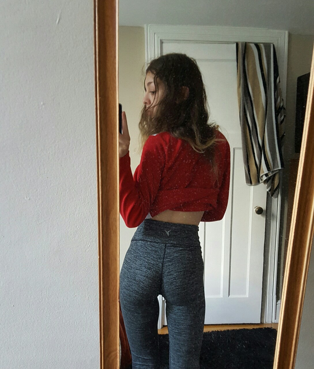 k-n-e-e-s:  Pants on, pants off💖 
