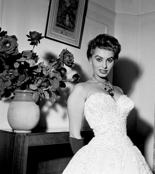 maggiepollitts: Sophia Loren in Cannes, 1955.