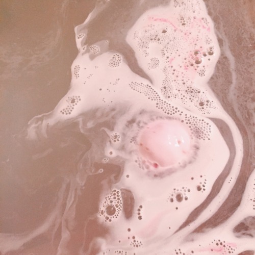 Porn Pics lovlae:  pretty sure this bath bomb was made