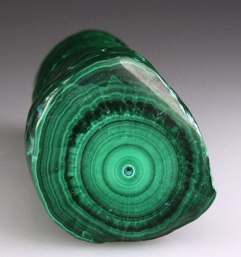 brambledboneyards:xekstrin:bijoux-et-mineraux:Polished Malachite Stalactite - Copper Crescent, Congo