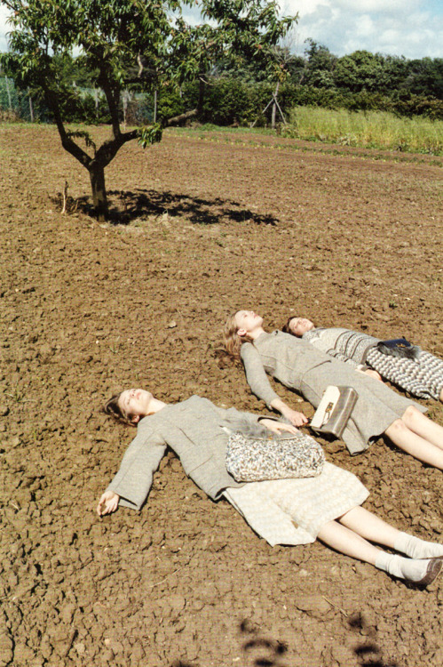 lelaid:  Frida Gustavsson, Ann Kenny, & Jac Jagaciak by Juergen Teller for Marc Jacobs F/W 2010