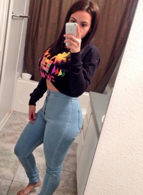 pookaluvcurves:  Pookaluvcurves
