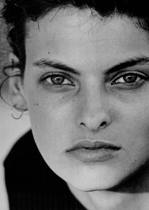 La Linda Evangelista | Piace - Vogue Italia (1988) Linda Evangelista by...