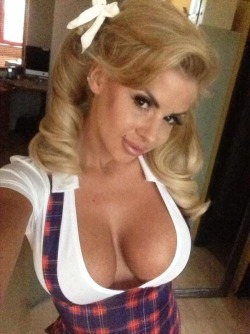 bimbohunter:  —————~Bimbo Hunter~————— ****Bimbos and BDSM**** http://bimbohunter.tumblr.com/