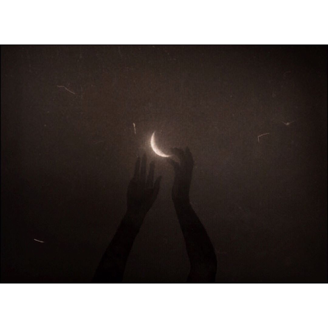 nonalimmen:Fueled by soft moonlight.     © Nona Limmen Webshop /  Instagram