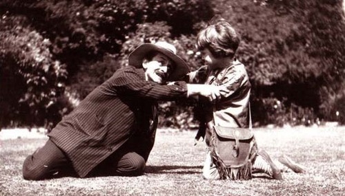 theoddmentemporium:  The Real Lost Boys The Llewelyn Davies boys, George, John, Peter, Michael and Nicholas, were the inspiration behind J M Barrie’s Peter Pan and various other of his Neverland characters. Barrie first met the children in Kensington