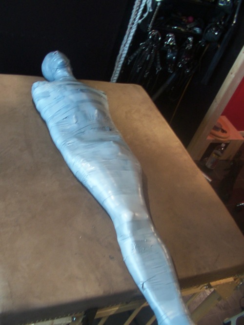 https://lovetapebondage.tumblr.com/post/168112360721