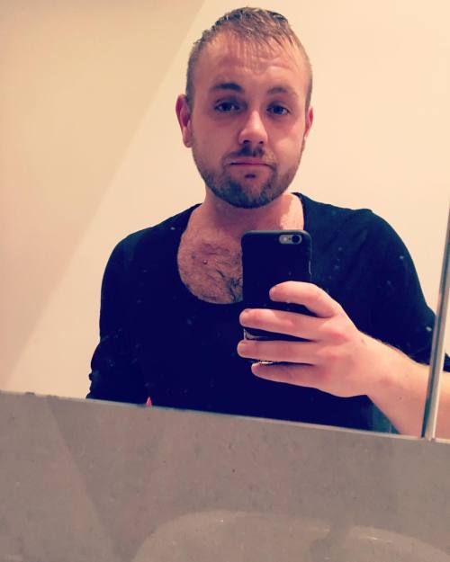 rdt92:  Too hungover to function 😷😥 (at Kilburn, London) 