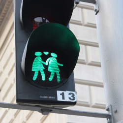 goghtogo:  cute gay traffic lights i saw