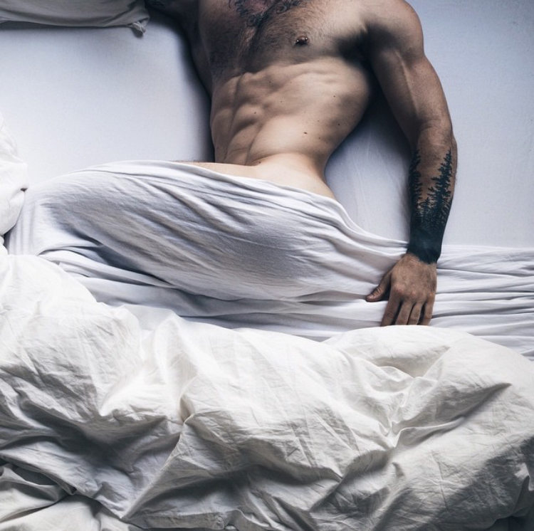 hipstergayporn:  Before you blow, check out some hot stuff on HipsterGayPorn xoxo