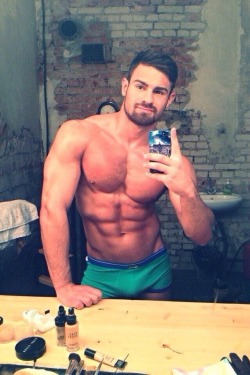 exclusivekiks:  Kirill Dowidoff  