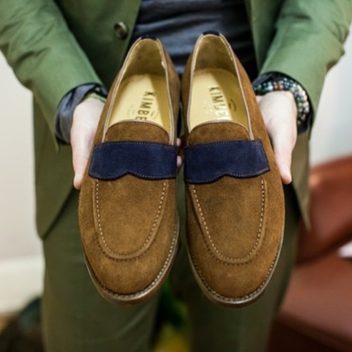 theshoemakerworld:  Discover the amazing design of Christian Kimber footwear. @c_kimber. New in the blog. www.theshoemakerworld.com #kimber #christiankimber #kimberfootwear #tassel #loafers #colorful #shoes #boots #chukka #theshoemakerworld #menswear