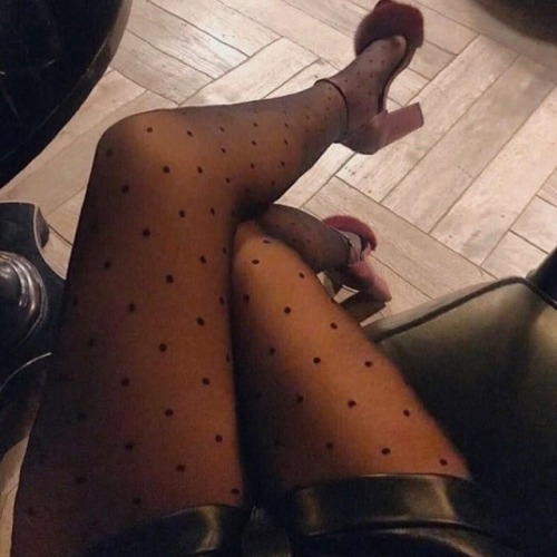 @ms_henrietta ✔Snapchat➡️ pantyhosegirlss #polishgirl #kulotlucorap #collant #pantyhose #nylon #legs