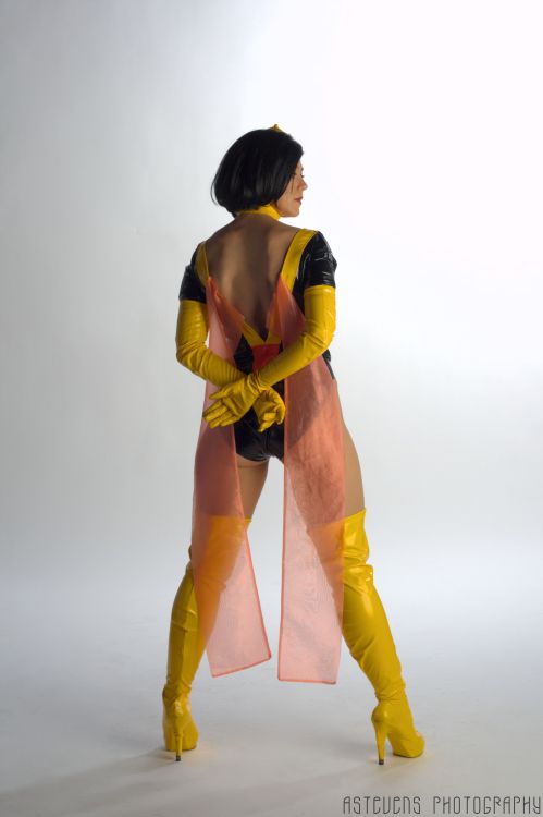 hotcosplaychicks:  Dr. Mrs. The Monach Stand Tall by HollyGloha Check out http://hotcosplaychicks.tumblr.com for more awesome cosplay and our new Cosplay Chat Room and Screen room:http://hotcosplaychicks.tumblr.com/chat