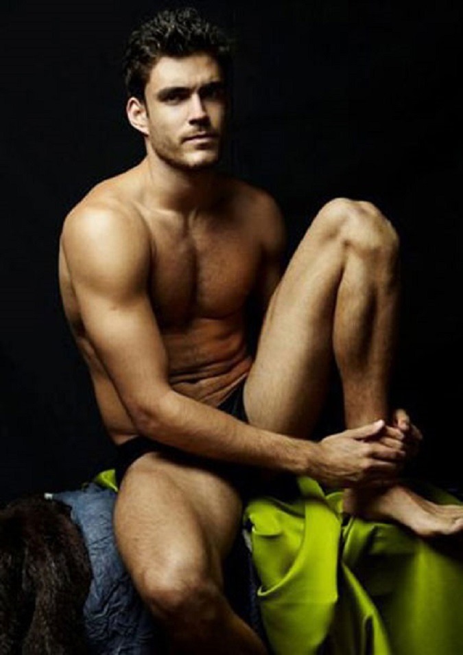 boyzfrombrazil:  extra0rd1nary-belleza: Caio Cesar GIF by Sabas,Photographed by
