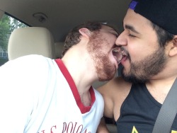 mrcleanest:  how to kiss your boyfriend.