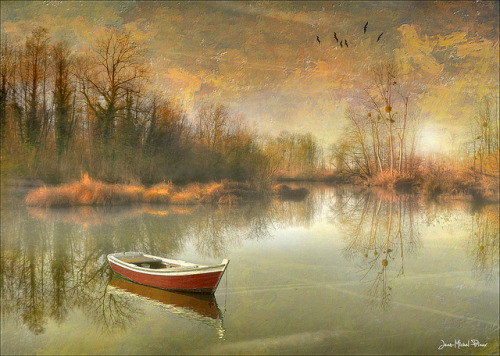 Red boat by Jean-Michel Priaux on Flickr.