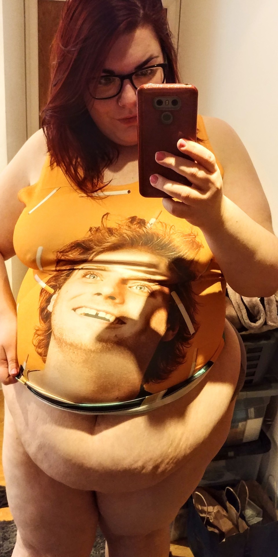 designerpastries:  Even Mac is mesmerised by how much of a fatty I am 😍