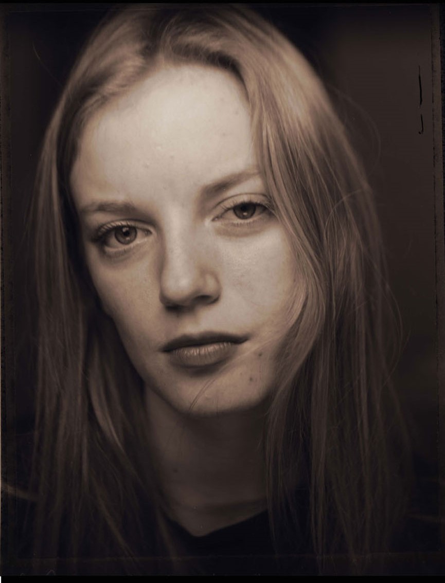 SARAH POLLEY Photographed by Frank Ockenfels III, circa 2000.