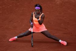 turakamu:  toniod90:  linrenzo:  themardia:  I love this photo of Serena at the French Open.  The color contrast  Beautiful  I still want someone to draw her in this pose, with a sword or hammer.