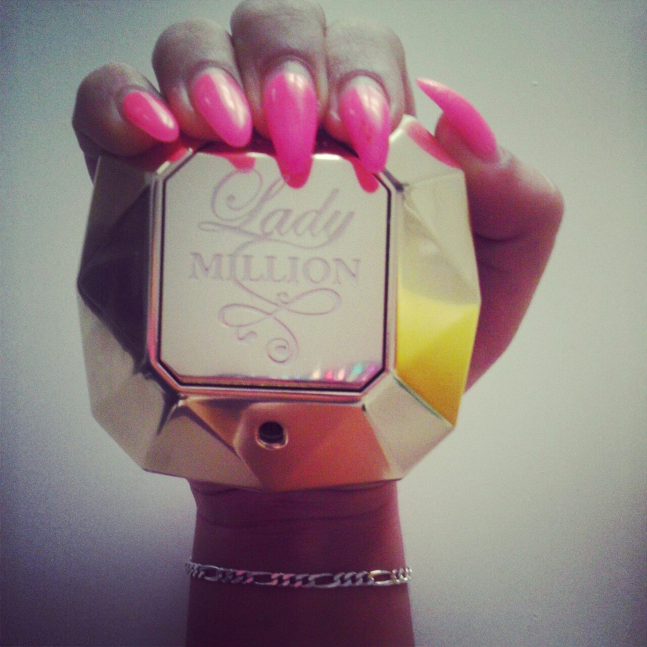 missglamourpusss:  aazizam:  kissesamal:  Xxx  x  http://missglamourpusss.tumblr.com/