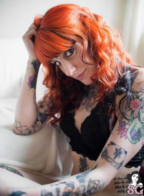 suicidegirlslover:  Eleena Suicide 