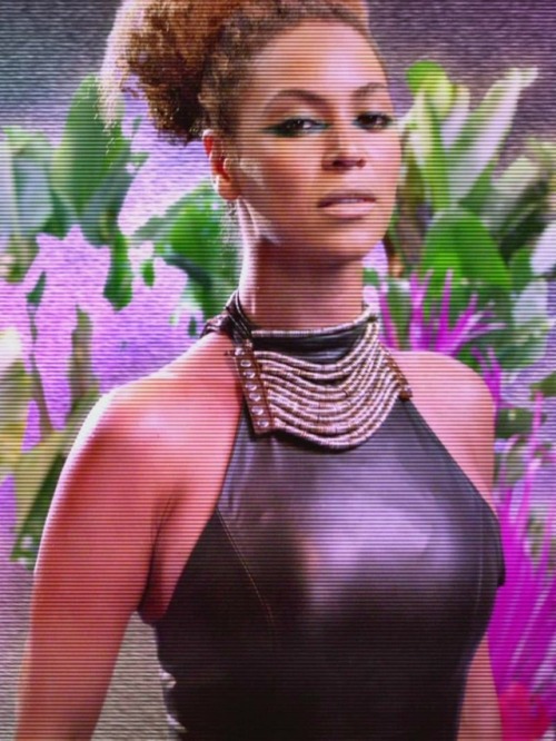 beyvenchy:BEYONCÉ + FLOWERS