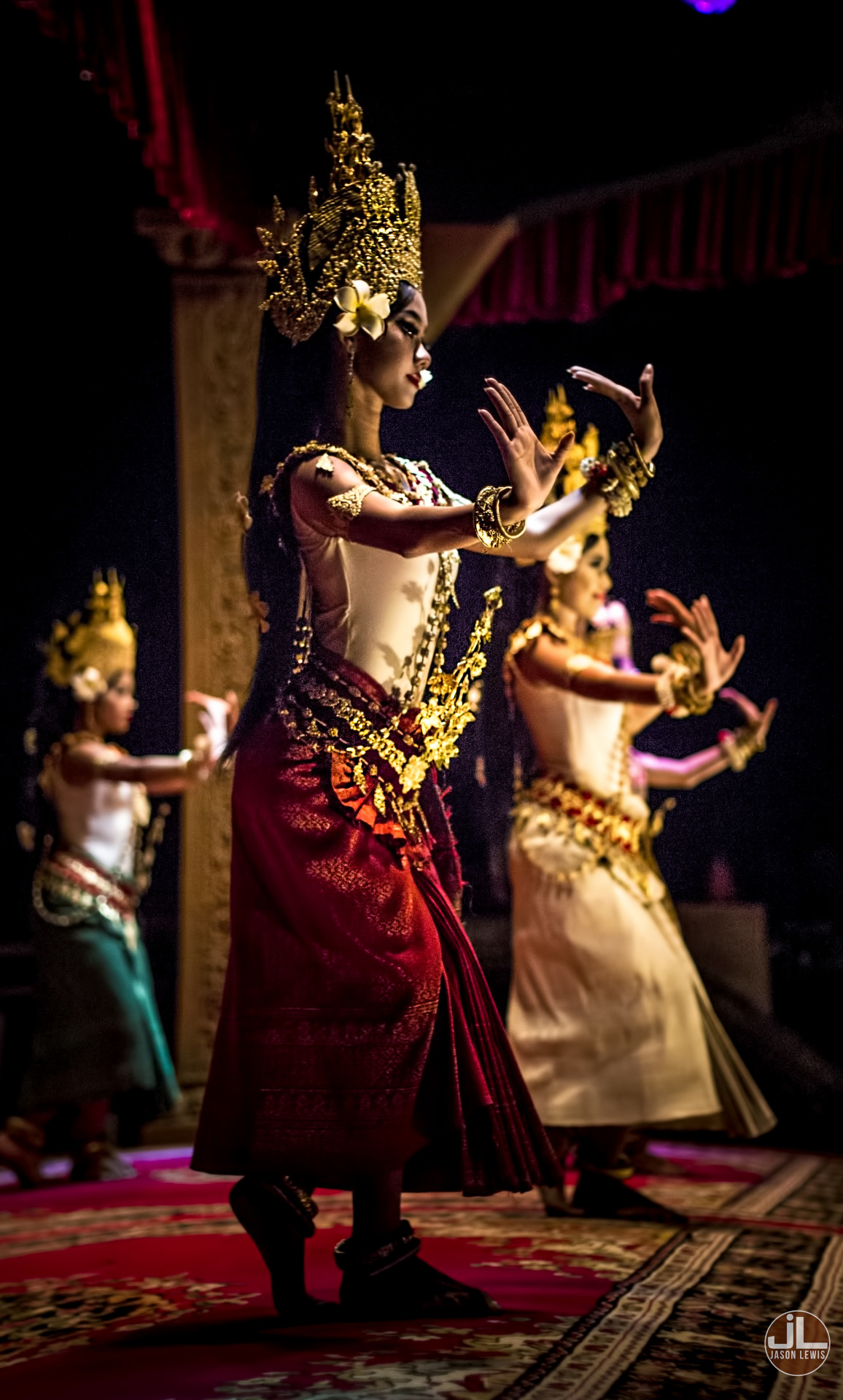 obserjasons:  apsara - Siem Reap, Cambodia 