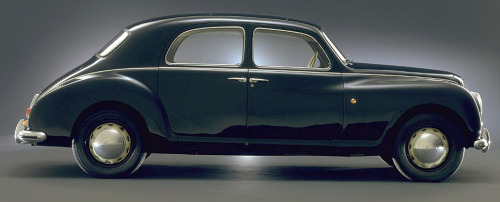 carsthatnevermadeit:Lancia Aurelia, 1950. The Aurelia was the first production car to use a V6 engin