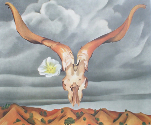 Georgia O'Keeffe, Ram&rsquo;s Head, White Hollyhock-Hills, 1935.